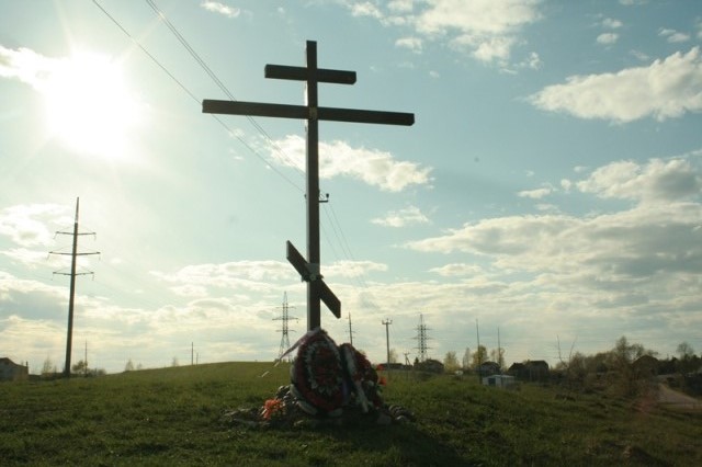 Поклонный крест между деревнями Куракино и Дубрава-1 Великолукского района. Лукиград - Великие Луки