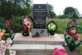 Памятный знак землякам в деревне Рожковичи Шелковской (до 2015 года - Марьинской) волости Великолукского района.