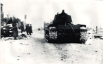 Советские танки проходят через город Великие Луки. 