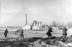 Атака советскими бойцами спиртоводочного завода. 